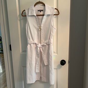 Sharagano Women's white Zip-Front Belted Dress